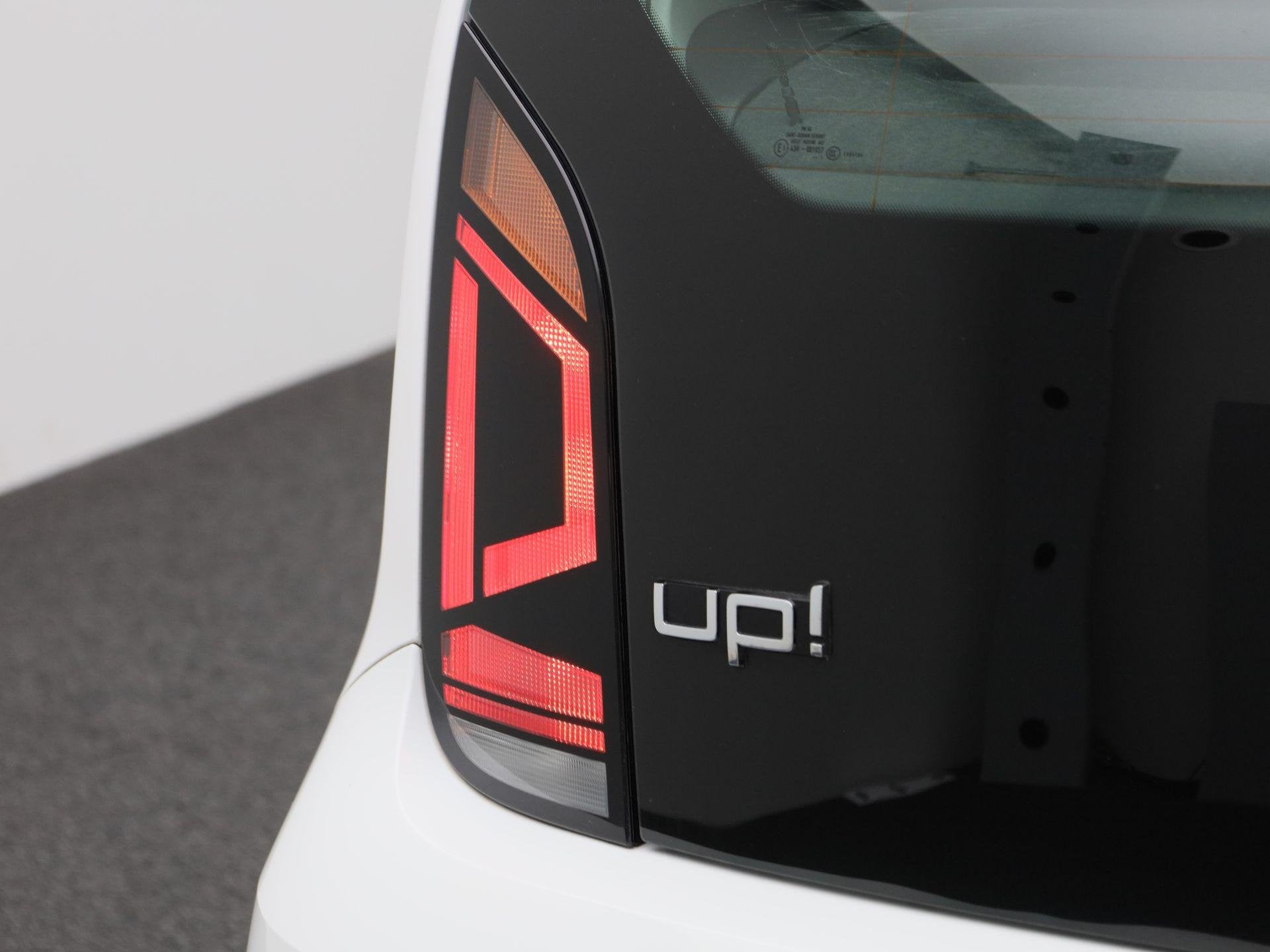 Foto 31 van Volkswagen Up! 1.0 | Airconditioning | Bluetooth | Elektrisc
