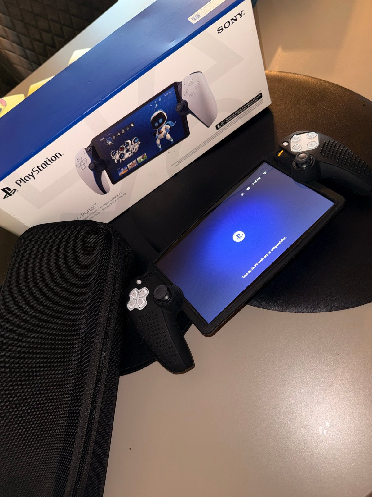 PlayStation Portal met beschermhoes en doos, Ophalen of Verzenden, Zo goed als nieuw, Zwart, Overige modellen
