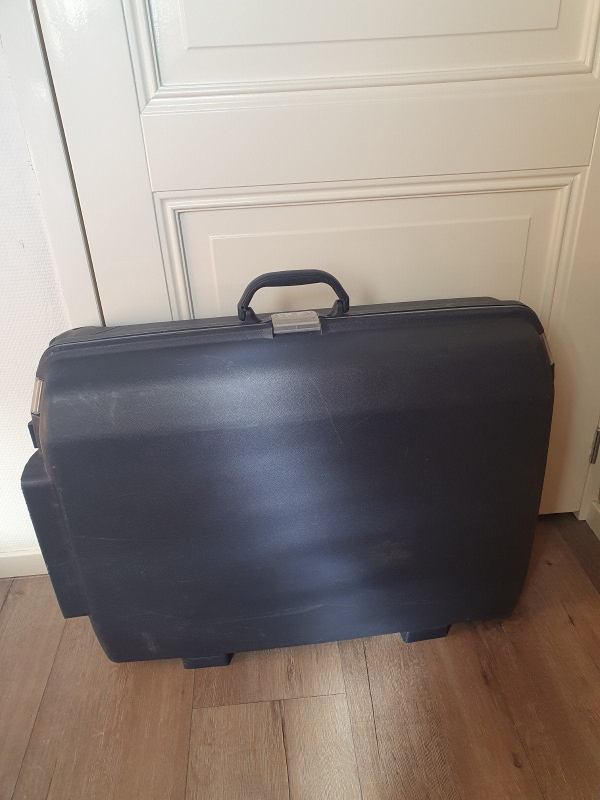 Blauwe koffer Samsonite met wieltjes en slot, Uitschuifbare handgreep, Gebruikt, Hard kunststof, 45 tot 55 cm