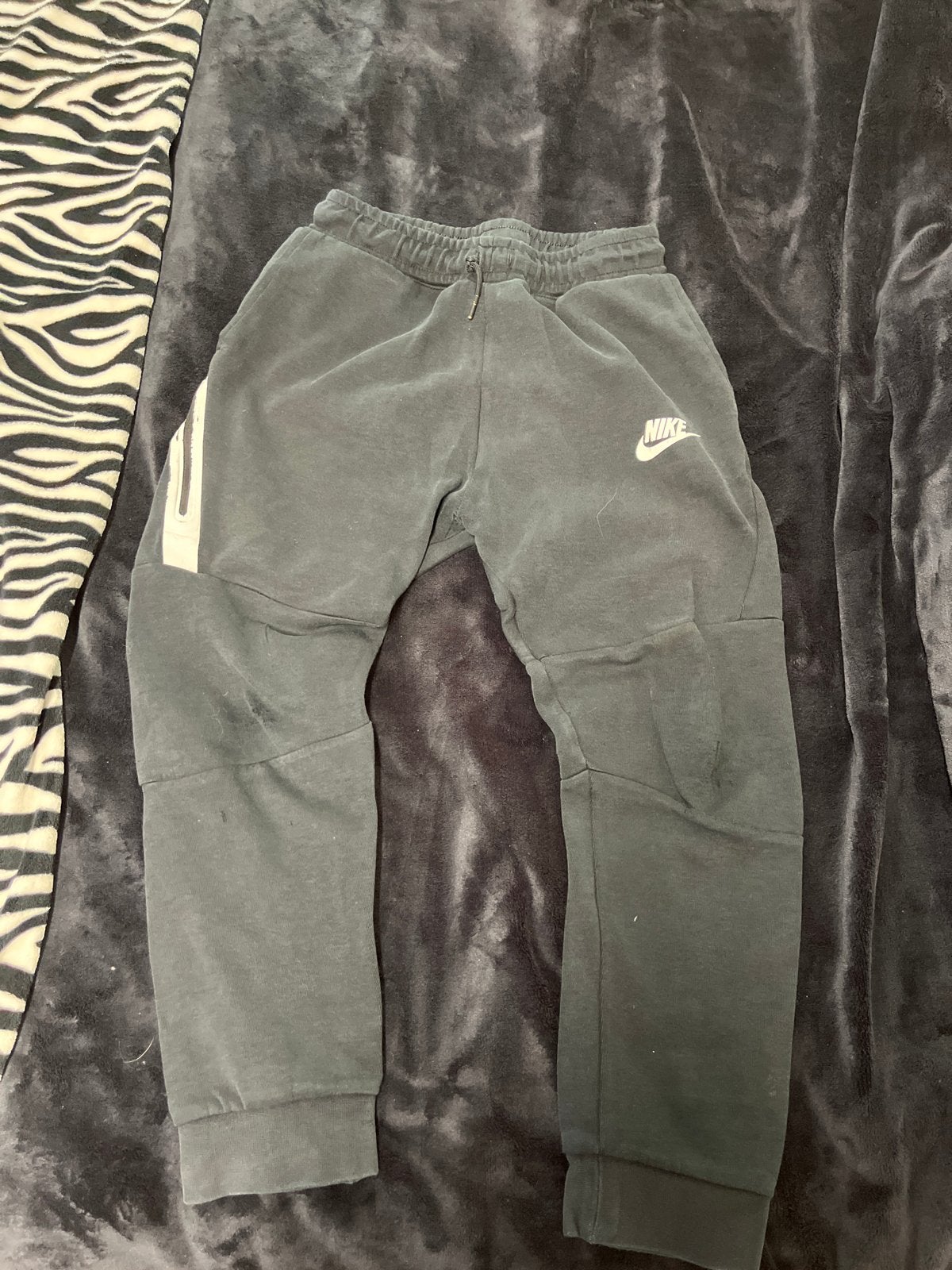 Nike Tech Fleece Joggingbroek - Maat L (147-158cm), Ophalen of Verzenden, Gebruikt, Jongen of Meisje