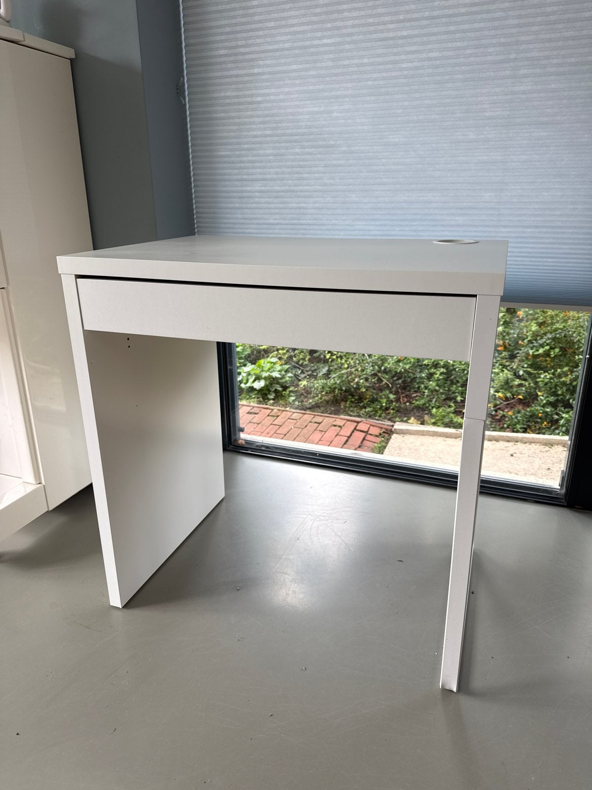 IKEA Micke bureau wit - Zo goed als nieuw, Ophalen, Met lades, Zo goed als nieuw, IKEA