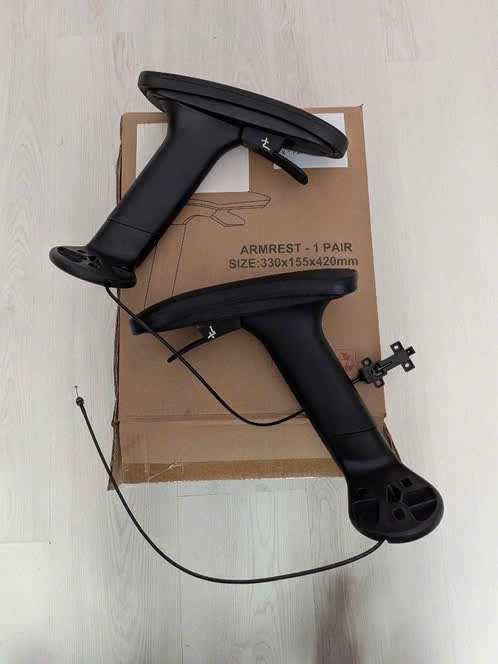 Vertagear Triigger 350 Armsteunen, Verzenden, Nieuw