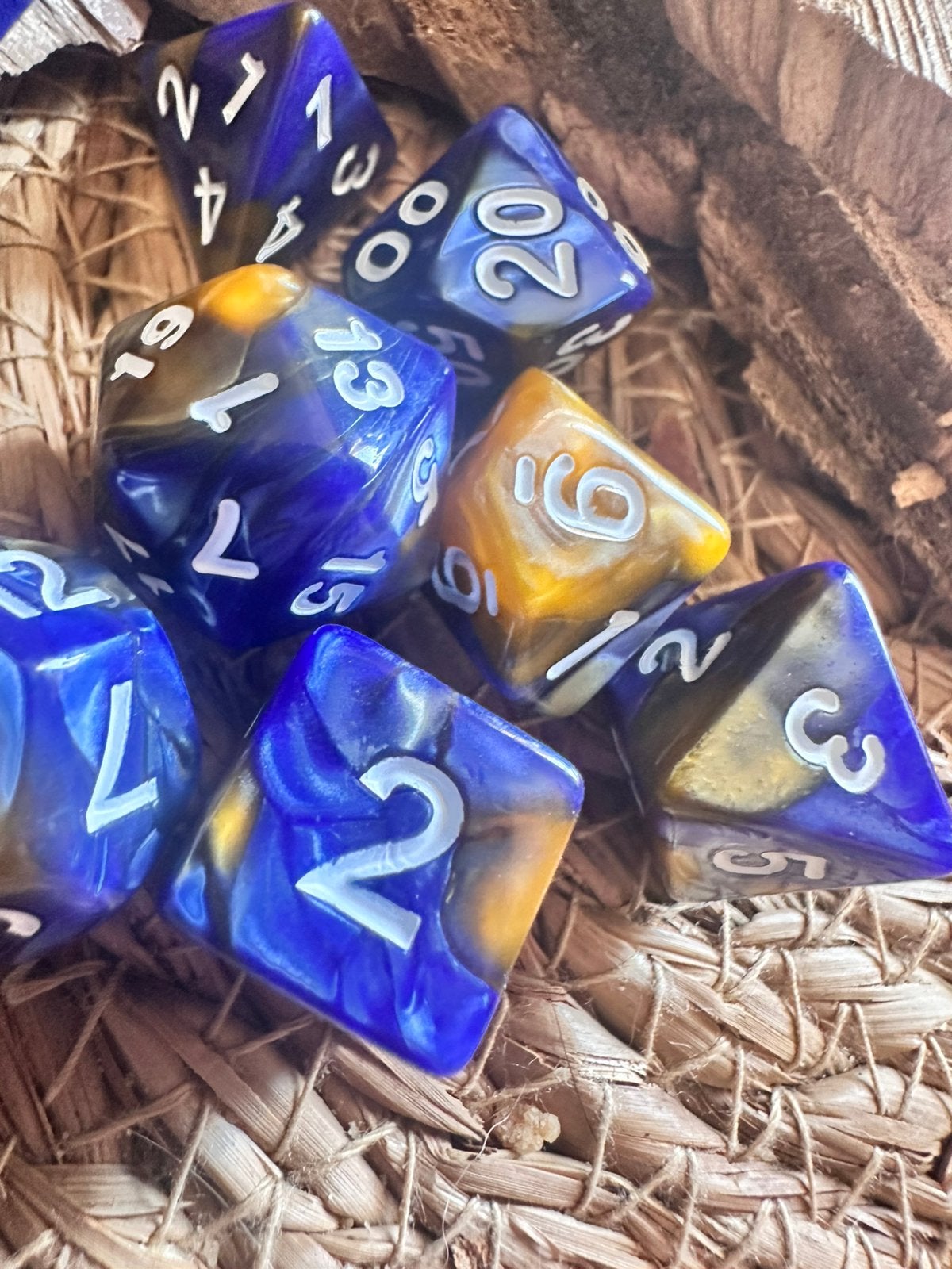 DND dice / metallic blauw - goud / dobbelstenen / RPG / D&D, Ophalen of Verzenden, Nieuw, Overige soorten
