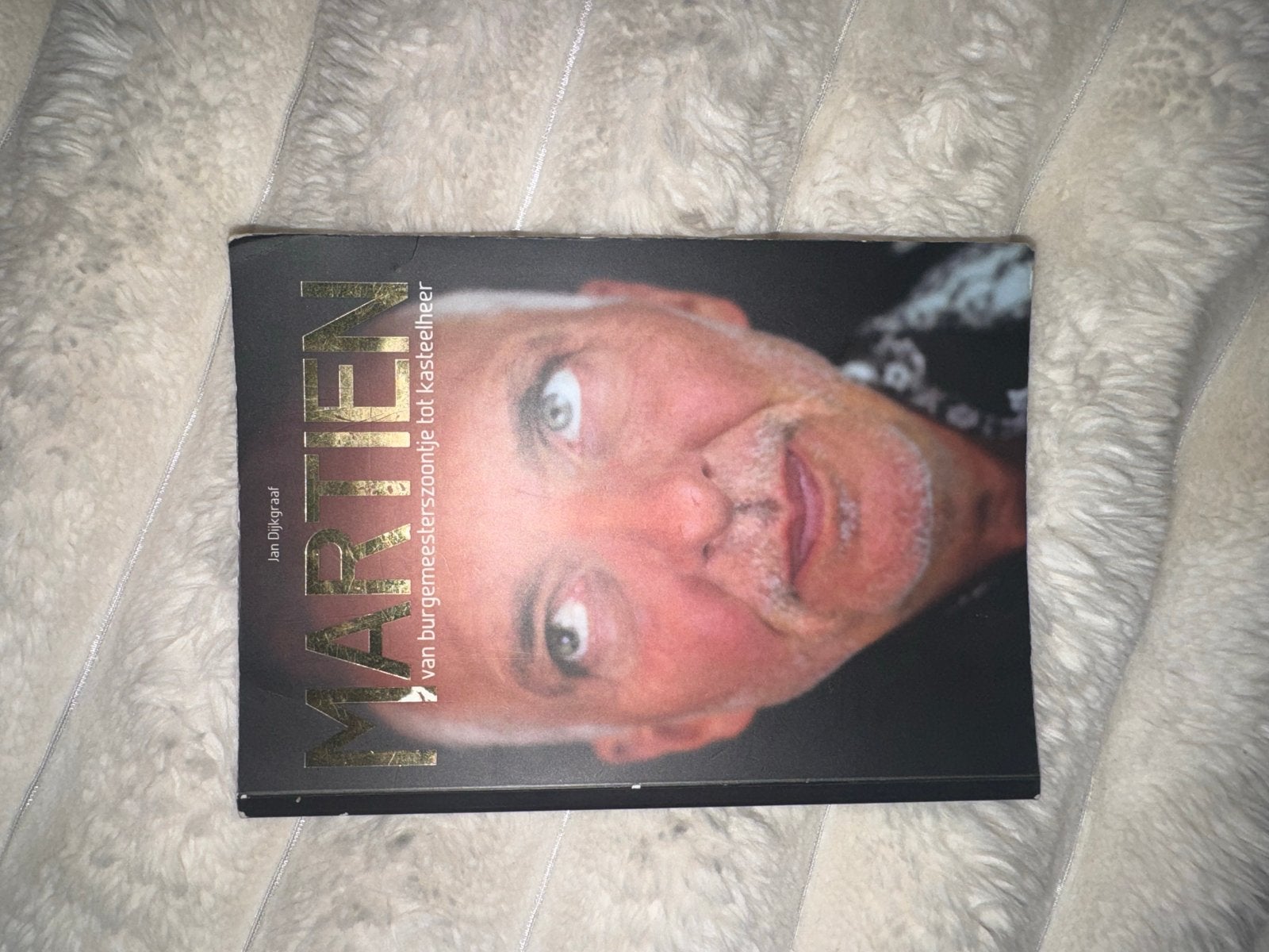 Martien Meiland: Van burgemeesterszoontje tot kasteelheer, Boeken, Ophalen of Verzenden, Gelezen, Film, Tv en Media