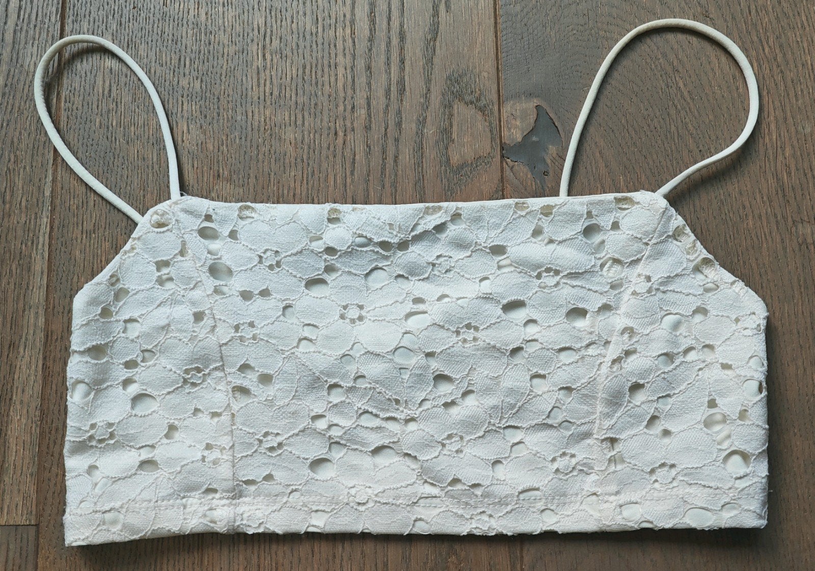 Te koop: Leuke ecrukleurige korte top van STRADIVARIUS MT: S, Beige, Ophalen of Verzenden, Zo goed als nieuw, STRADIVARIUS
