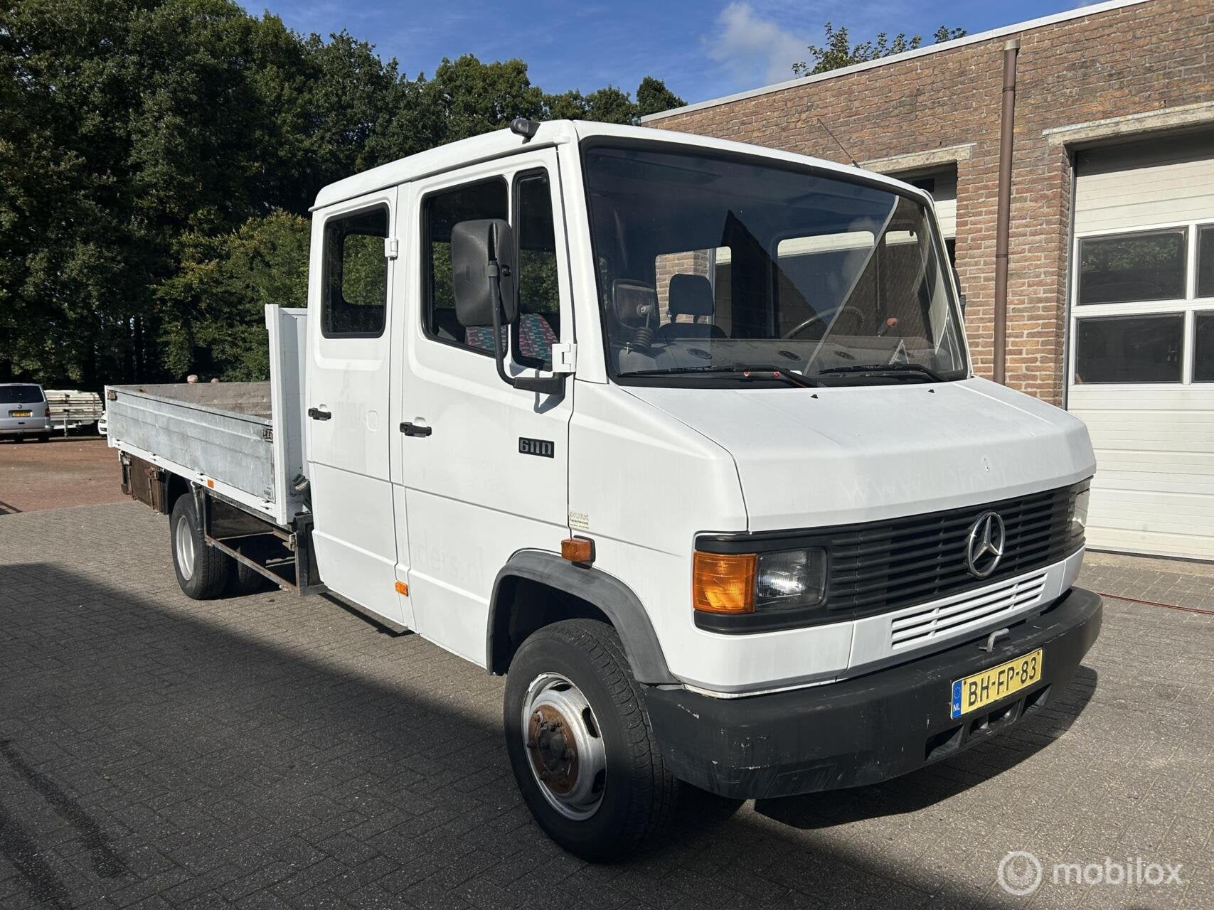 Mercedes 611d Turbodiesel Dubbele cabine | Nette vrachtwagen, Auto's, Stof, Gebruikt, 4 cilinders, Wit