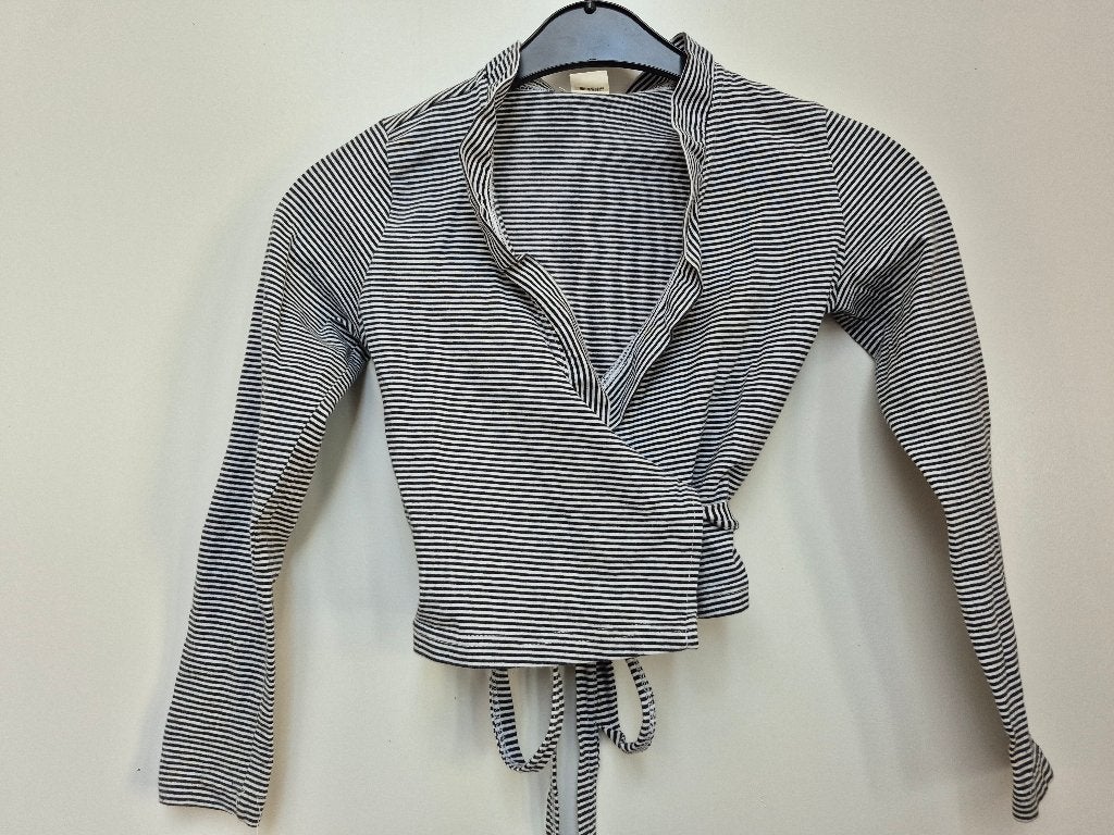 JOTTUM donkerblauw - wit gestreept wikkelvestje maat 128, Kinderen en Baby's, Kinderkleding | Maat 128, Gebruikt, Meisje, Jottum
