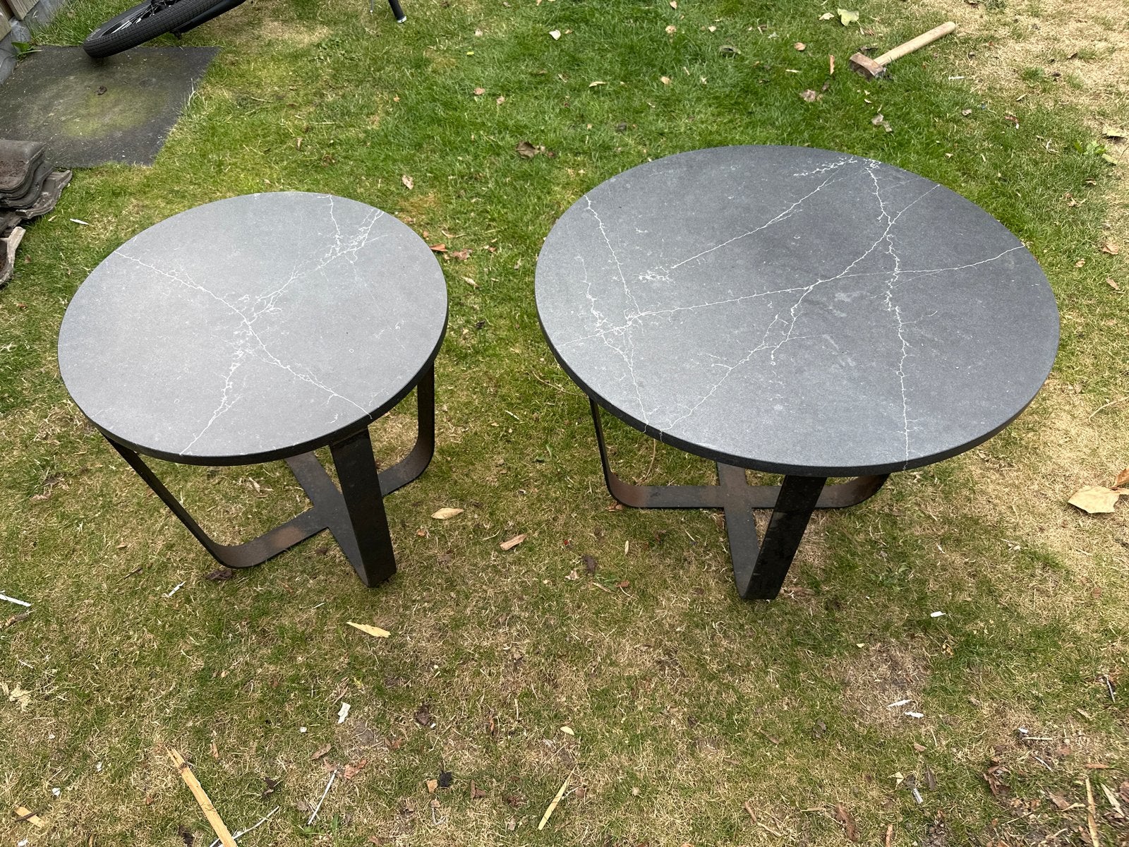 Set van 2 ronde bijzettafels met natuursteen blad 2cm dik, Huis en Inrichting, Tafels | Bijzettafels, Ophalen, Minder dan 45 cm