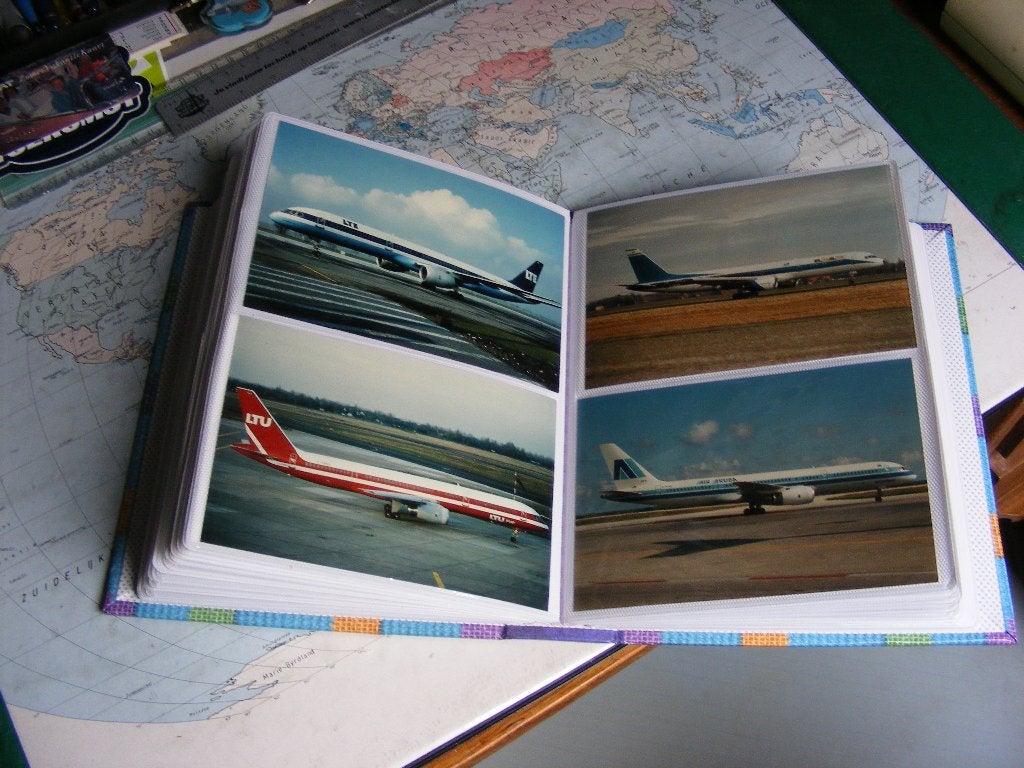 B-757 - 134 BOEING in insteek-album (herdruk ) 134 foto's, Verzenden, Nieuw, Kaart, Foto of Prent