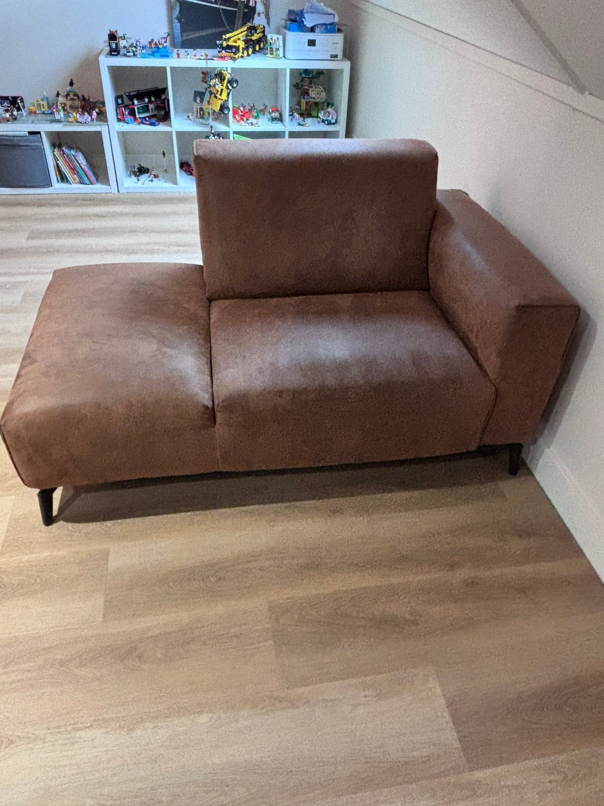 XOOON Prizzi divan / chaise longue cognac, Huis en Inrichting, Banken | Bankstellen, Ophalen of Verzenden, Zo goed als nieuw, Stof