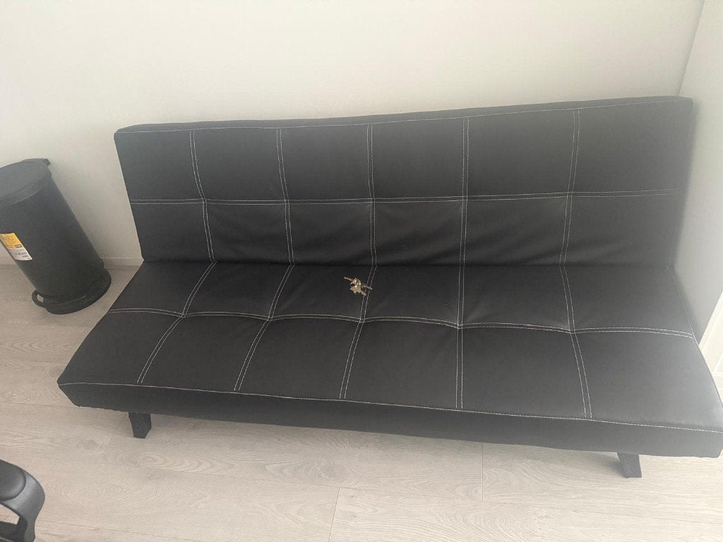 Zwarte slaapbank - Compact en functioneel, Huis en Inrichting, Ophalen, Gebruikt, Modern, Functioneel, 150 tot 200 cm