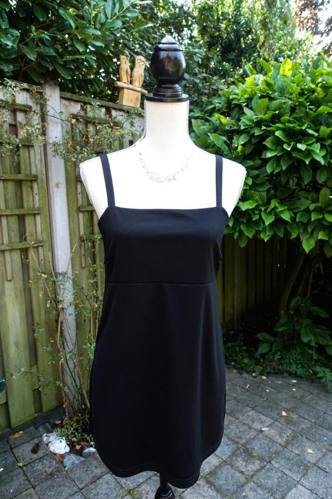 diep zwart jurkje met split opzij - maatje S - Vero Moda, Kleding | Dames, Jurken, Vero Moda, Zwart, Ophalen of Verzenden, Zo goed als nieuw