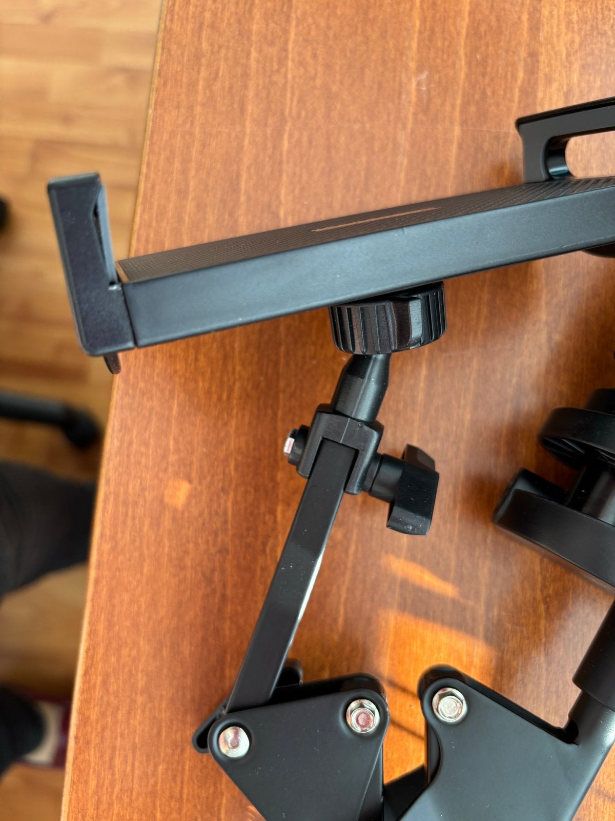 Verstelbare houder voor tablet/telefoon - bed/bureau, Ophalen, Zo goed als nieuw