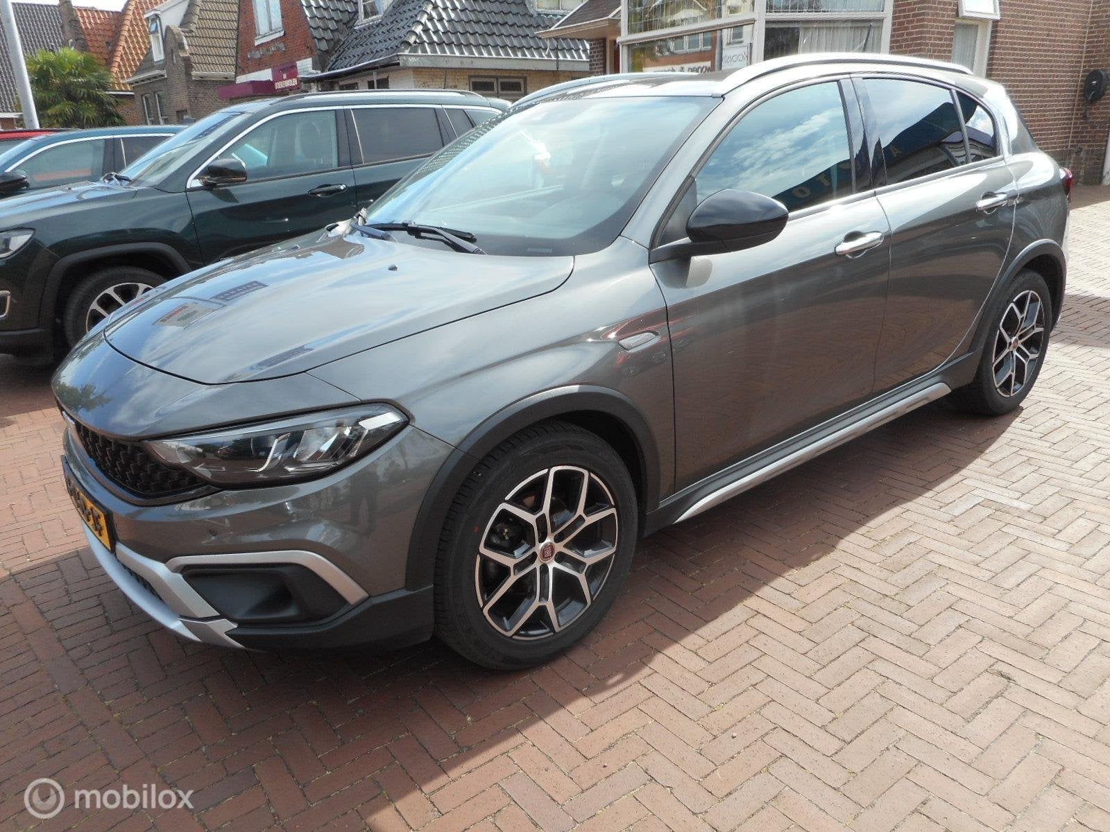 Fiat Tipo Cross 1.0 Cross TREKHAAK+METALLIC, Gebruikt, Euro 6, 4 stoelen, Bedrijf