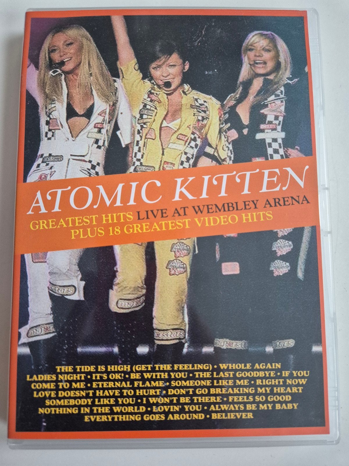 Atomic Kitten - Greatest Hits Live & 18 Video Hits DVD, Engels, Engels, Zo goed als nieuw, Vanaf 6 jaar