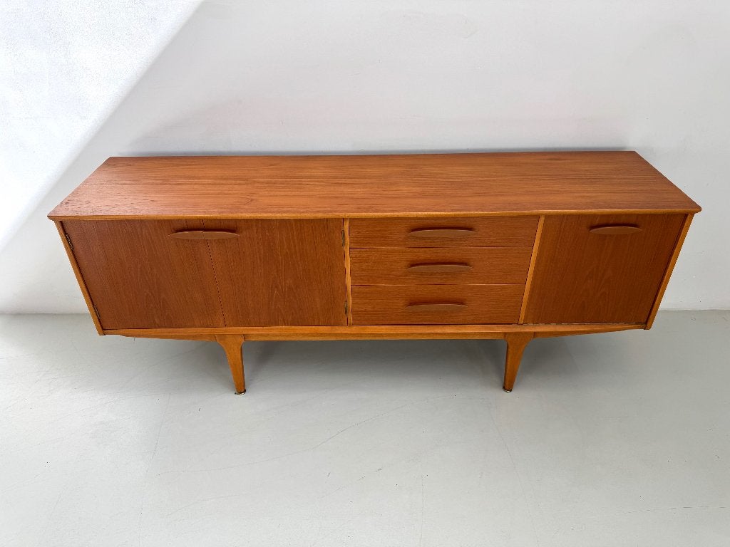Vintage dressoir Jentique., 150 tot 200 cm, Teakhout, Ophalen of Verzenden, Zo goed als nieuw