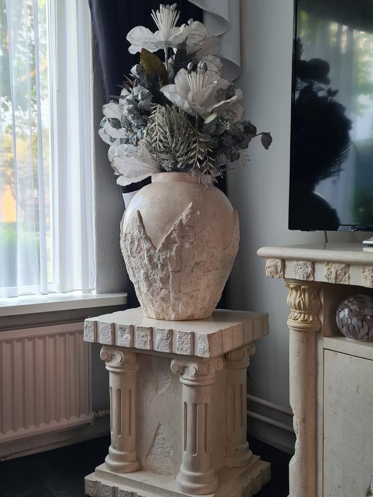 Decoratieve Vaas met Sokkel - Klassieke Stijl, Steen, Overige kleuren, Ophalen of Verzenden, Zo goed als nieuw