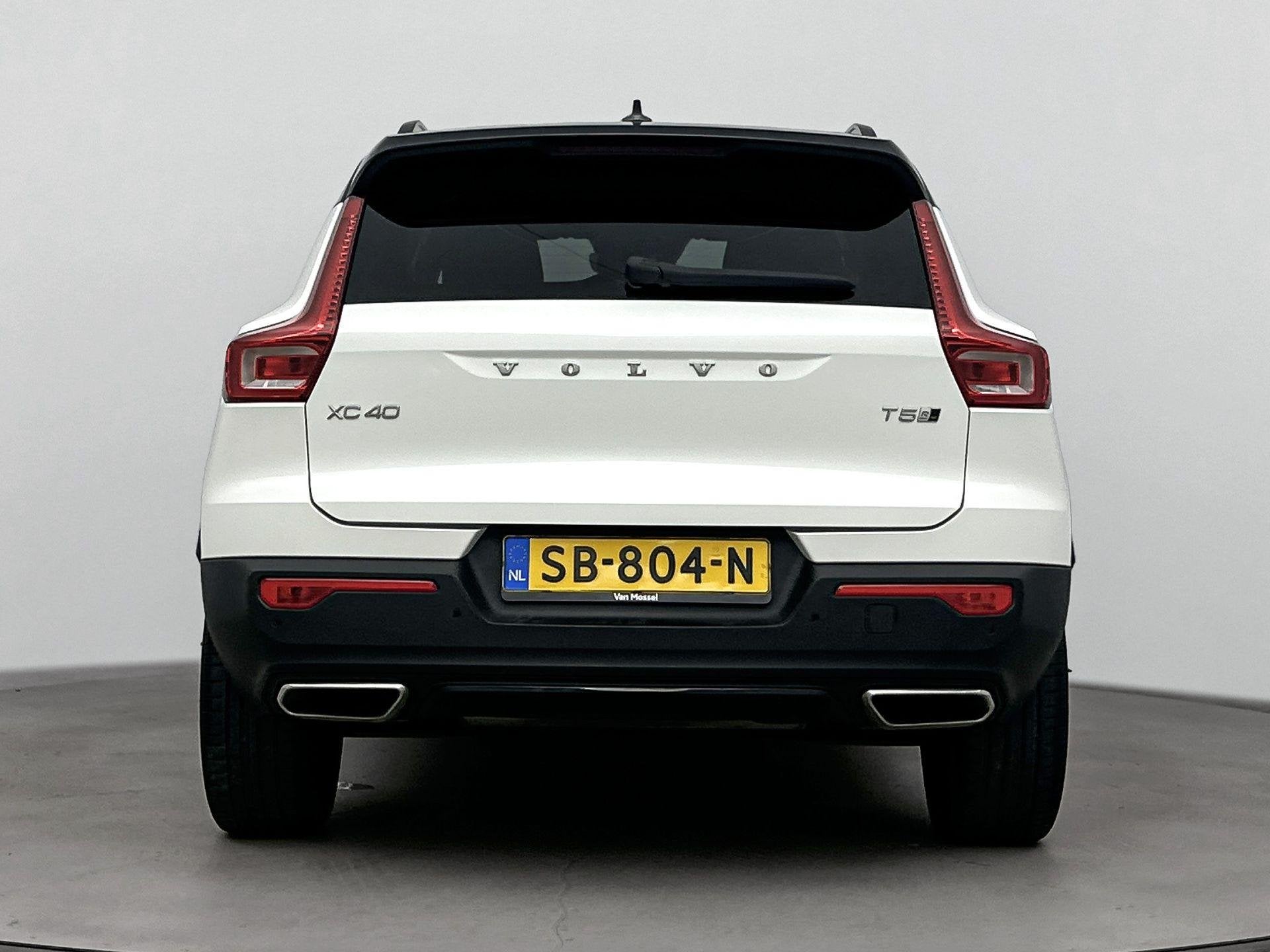 Volvo XC40 2.0 T5 AWD R-Design Intro Edition | Achteruitrijc, Auto's, Automaat, 12 maanden, Gebruikt, Euro 6