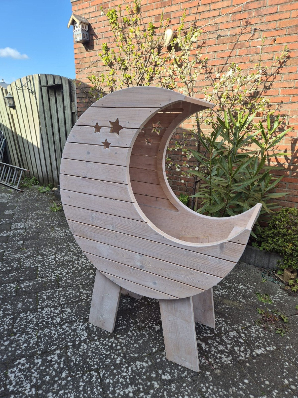 Unieke houten wieg in maanvorm met sterren, Ophalen, Zo goed als nieuw, Wieg