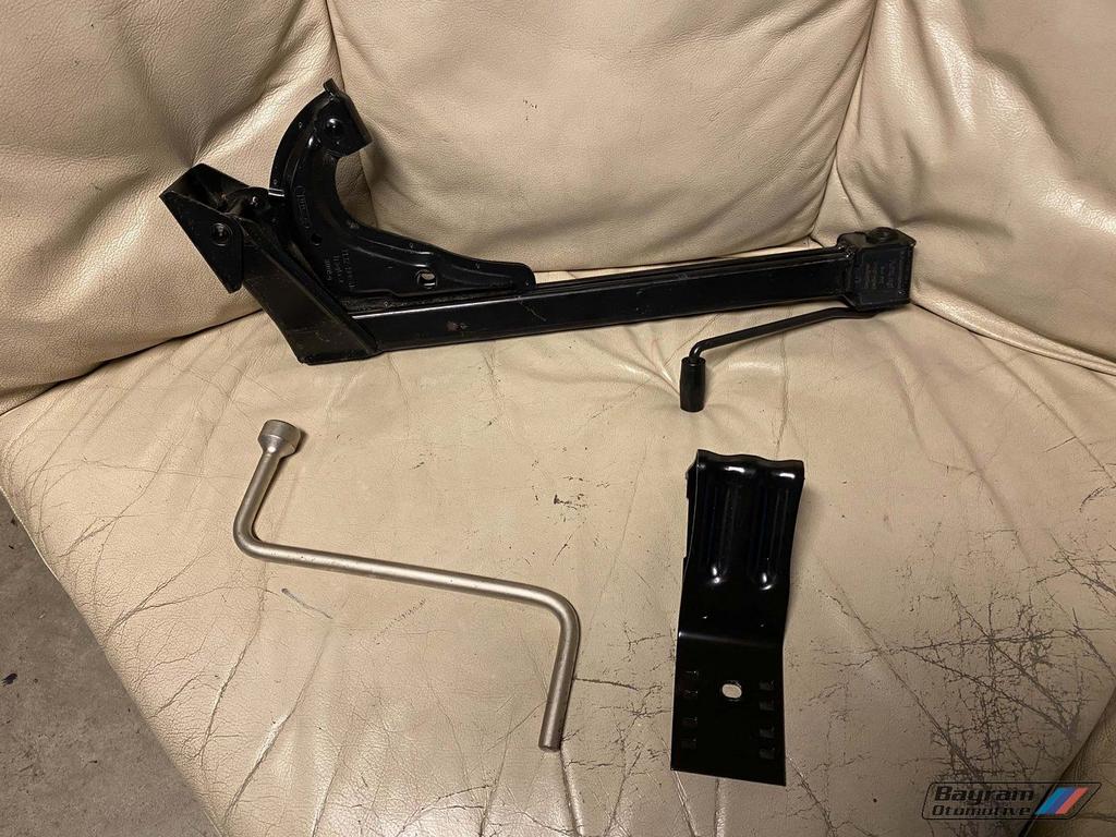 Bmw E34 krikset origineel krik sleutel sedan touring 5-serie, Auto-onderdelen, Interieur en Bekleding, Gebruikt, -, -, Ophalen of Verzenden