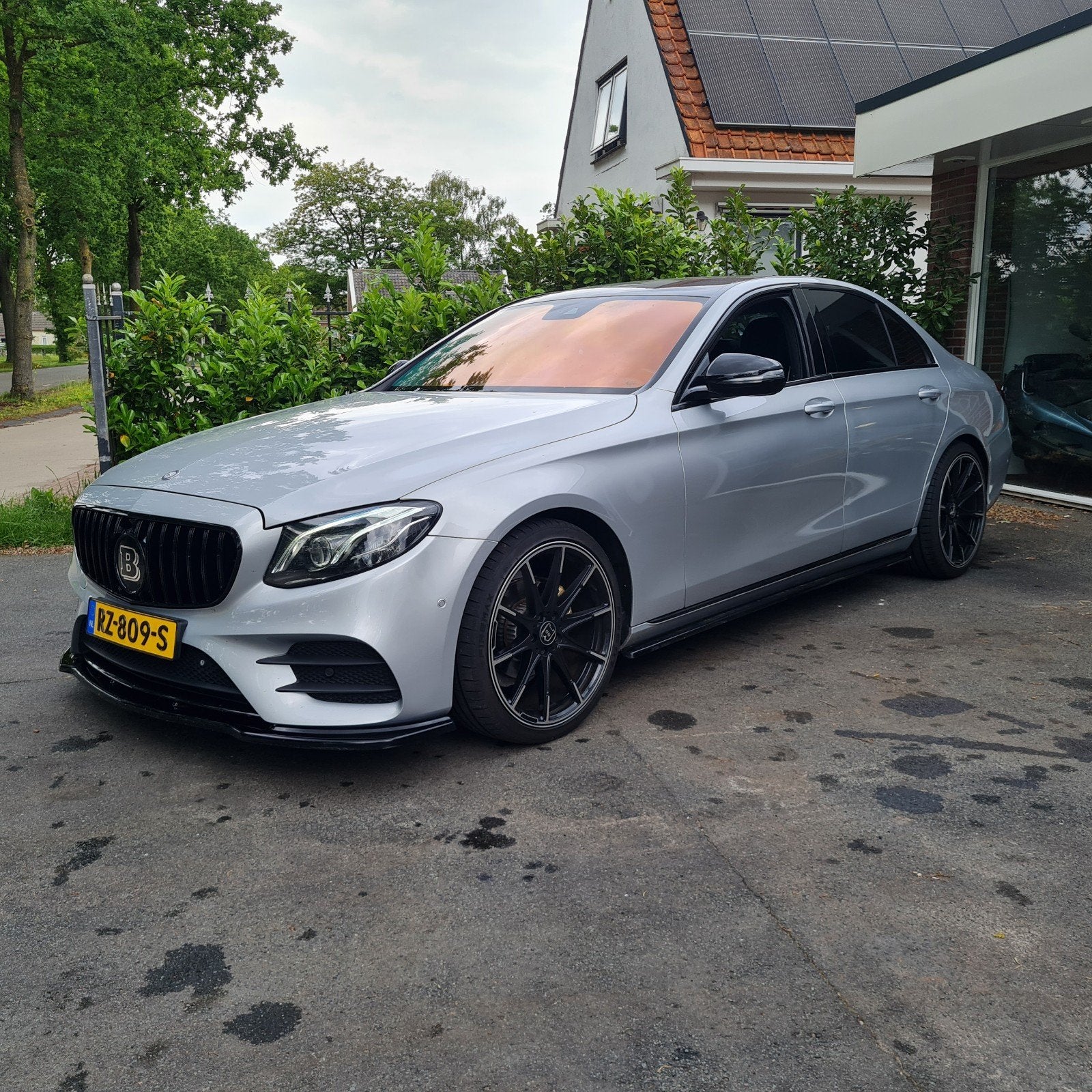 Mercedes-Benz BRABUS E-Klasse 2.0 E220 D  AUT 2016 Grijs, Auto's, Mercedes-Benz, Bedrijf, E-Klasse, ABS, Achteruitrijcamera, Adaptieve lichten