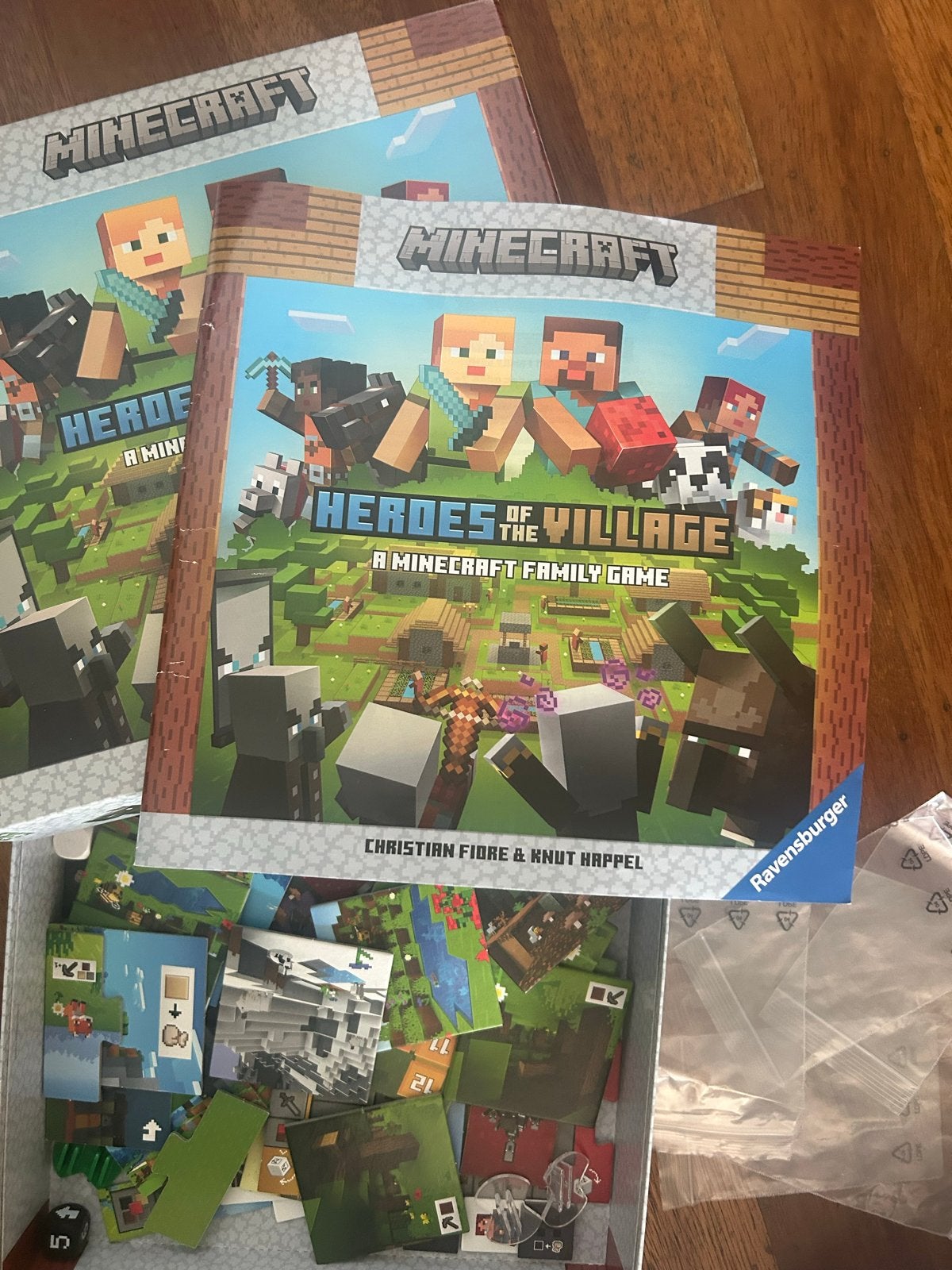 Minecraft Heroes of the Village - Familie Bordspel, Hobby en Vrije tijd, Drie of vier spelers, Ophalen of Verzenden, Zo goed als nieuw