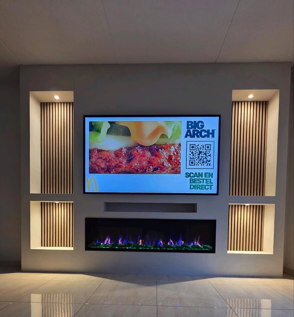 Moderne Cinewall met sfeerhaard en ingebouwde verlichting, Overige materialen, 200 cm of meer, Ophalen of Verzenden, Zo goed als nieuw
