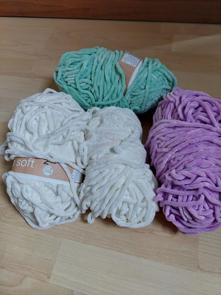 Chenille garen van Zeeman, Hobby en Vrije tijd, Breien en Haken, Ophalen of Verzenden, Nieuw, Breien of Haken, Wol of Garen