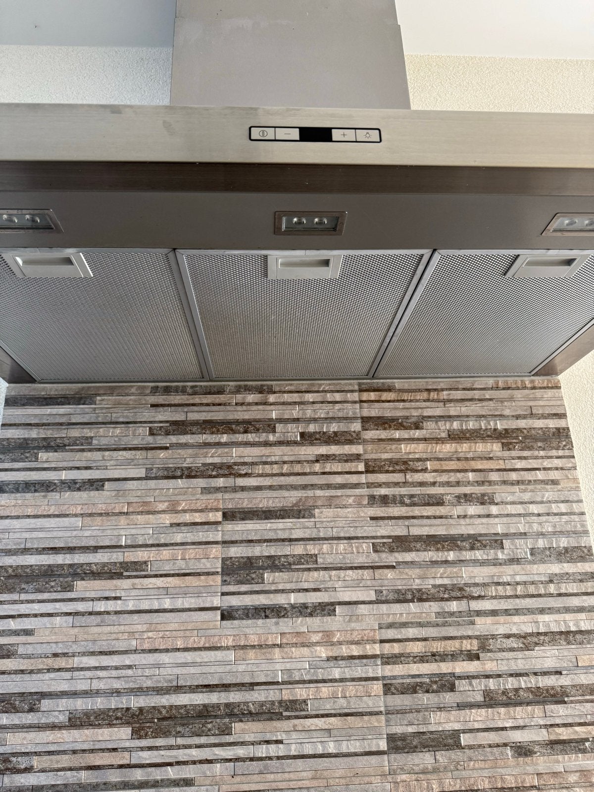 Foto 25 van Moderne witte keuken met Bosch apparatuur