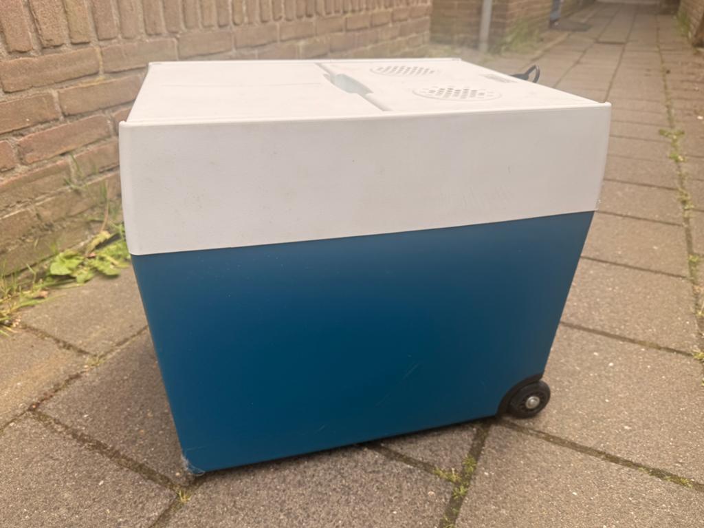 Electrische koelbox Mobicool (2 verschillende aansluitingen), Ophalen of Verzenden, Zo goed als nieuw, Elektrisch