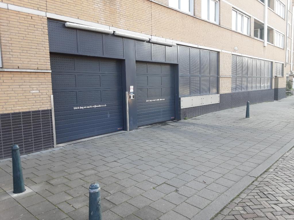 motorstallingplek te huur, Huizen en Kamers, Garages en Parkeerplaatsen, Den Haag