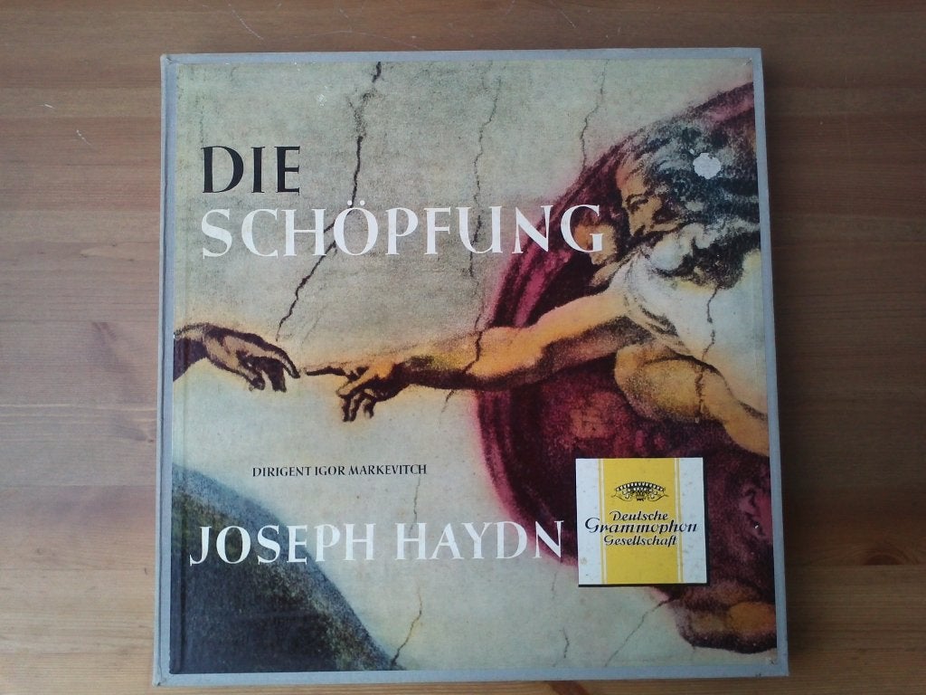Mooie vintage platenbox met drie platen van Haydn uit 1967.