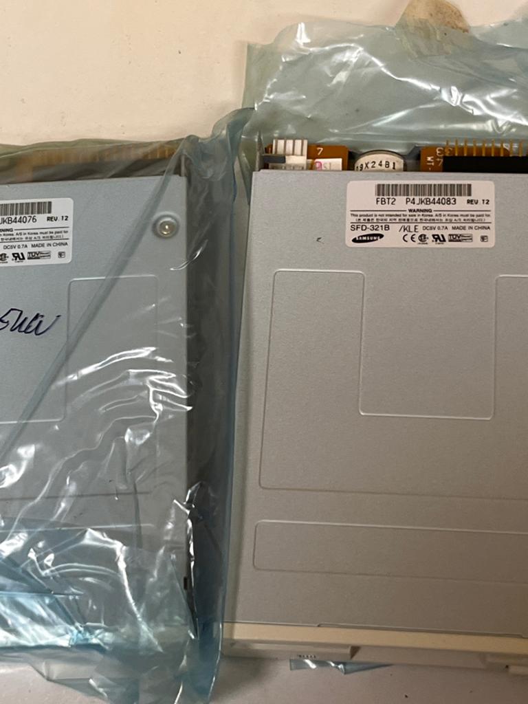 Samsung SFD-321B Floppy Disk Drive (Nieuw in verpakking), Ophalen of Verzenden, Zo goed als nieuw