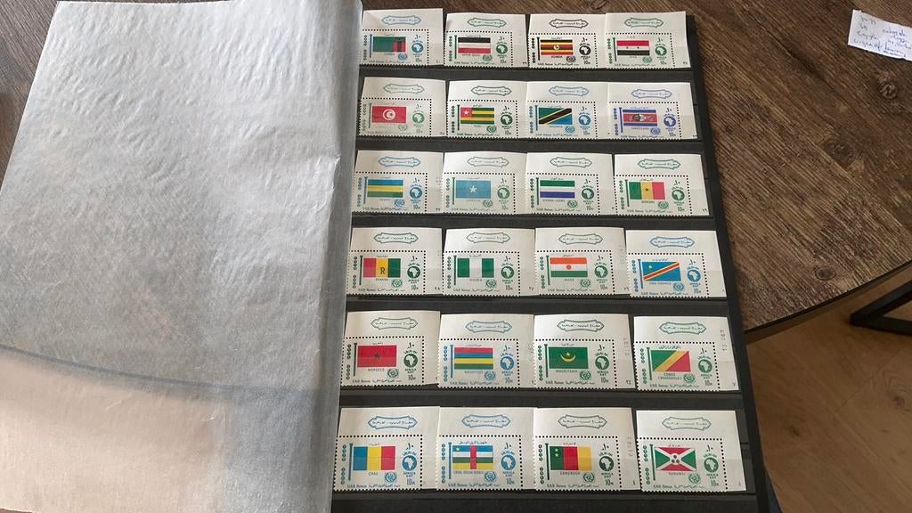 #56 Uitgifte Egypte 1969 Afrikaanse Eenheid vlaggen serie, Postzegels en Munten, Postzegels | Volle albums en Verzamelingen, Ophalen of Verzenden