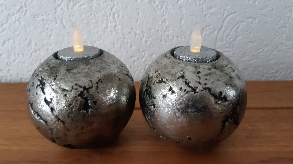 2 waxinehouders zilverkleurig, Huis en Inrichting, Woonaccessoires | Kandelaars en Kaarsen, Ophalen, Waxinelichthouder, Zo goed als nieuw