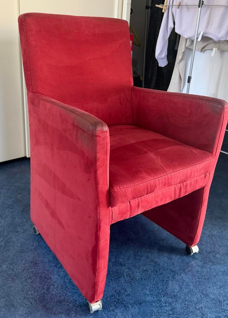 2 Gebruikte rode stoelen op wielen, Huis en Inrichting, Stoelen, Ophalen, Gebruikt, Twee, Stof
