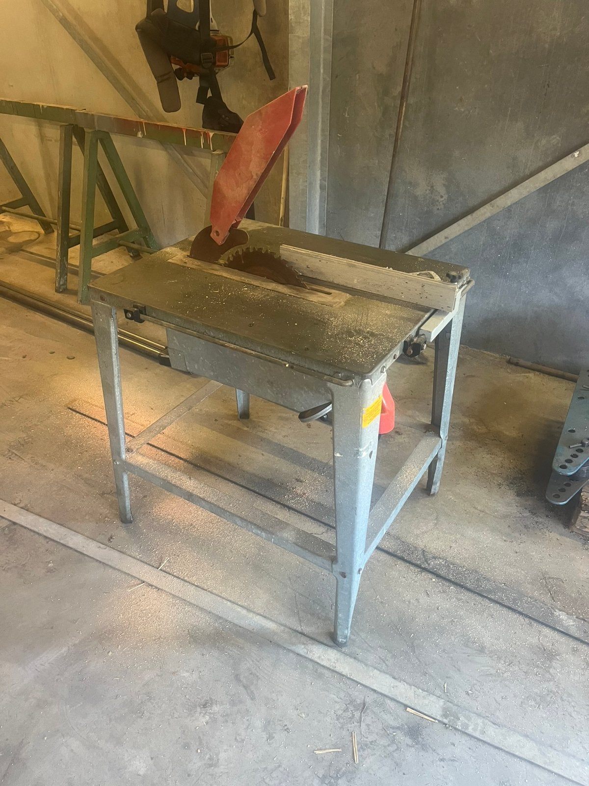 Grote Zaagtafel, Ophalen, Zo goed als nieuw