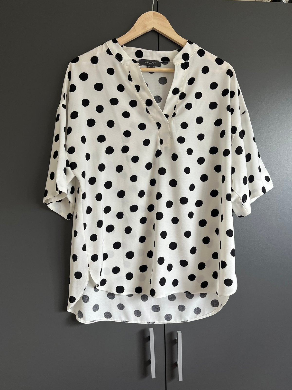 Witte blouse zwarte stippen- en polkadot, maat 42/XL Primark, Ophalen of Verzenden, Zo goed als nieuw, Maat 42/44 (L), Wit