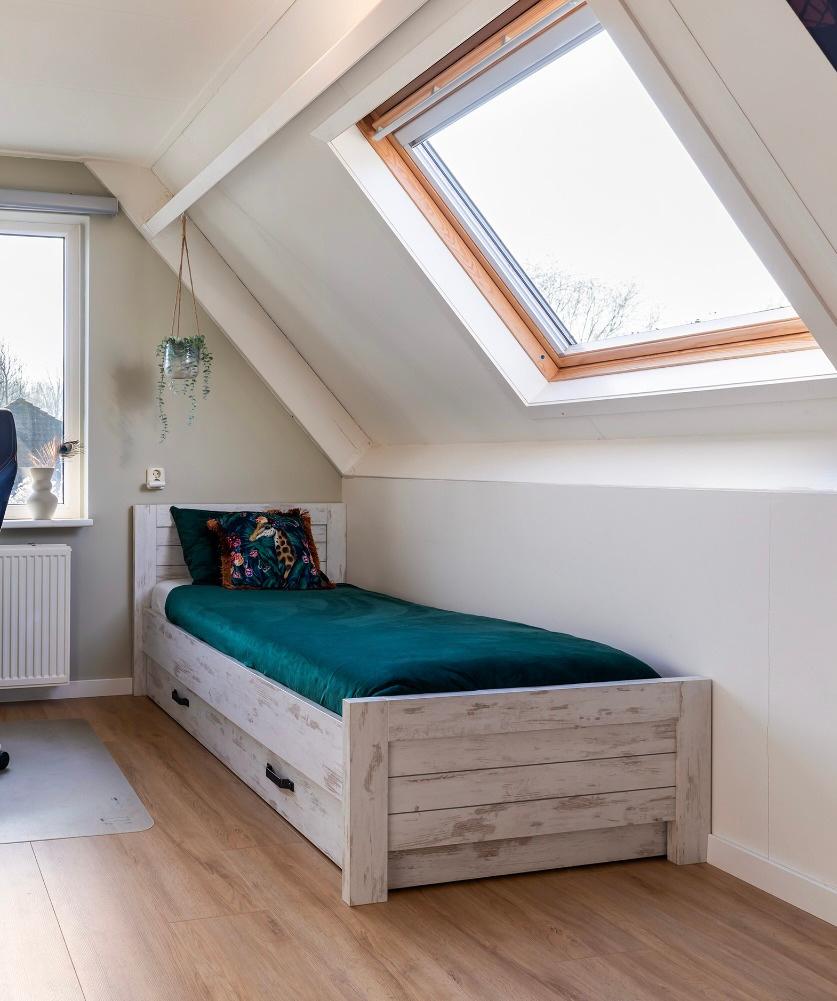 Super leuk en mooi degelijk bed + nachtkastje, Ophalen, Eenpersoons, Hout, 90 cm