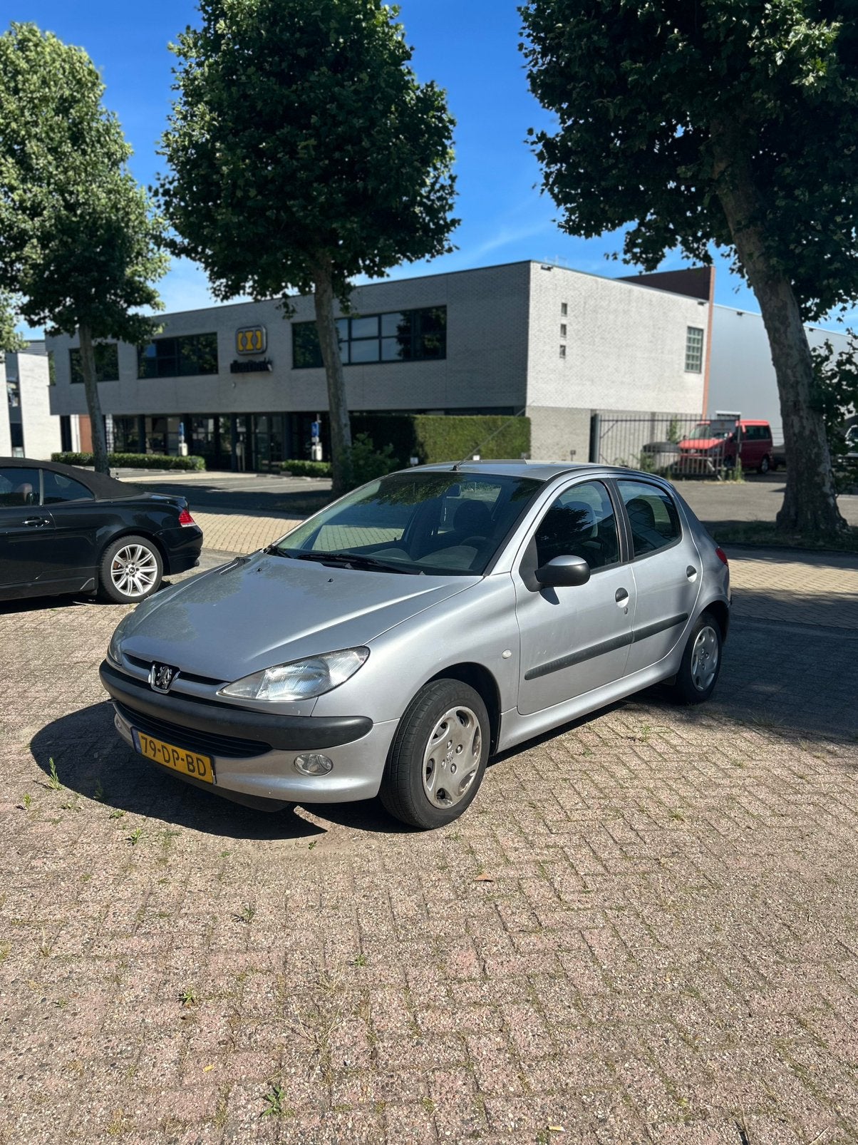 Peugeot 206 1.4 5D 1999 Grijs, Auto's, Voorwielaandrijving, 15 km/l, 31 €/maand, 4 cilinders