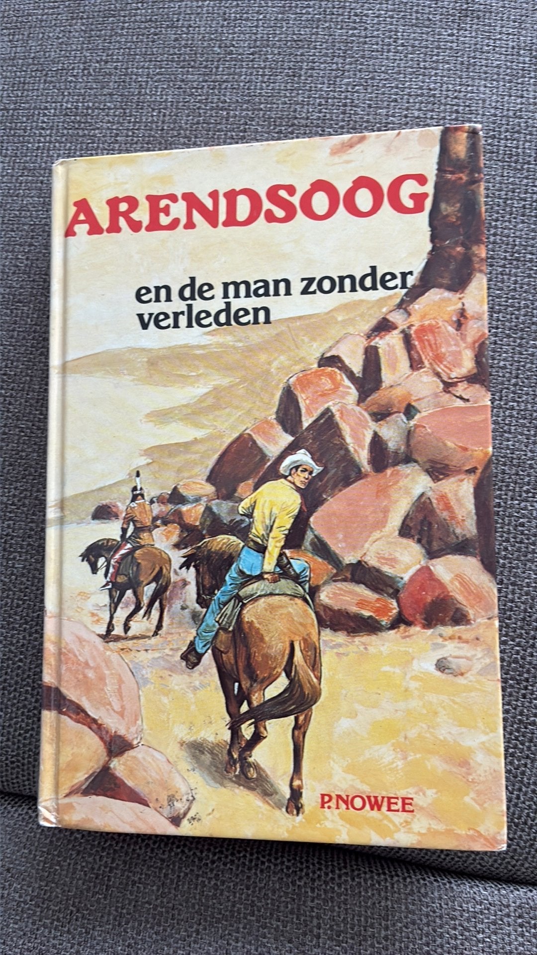 Arendsoog nummer 51 1e druk, Boeken, Ophalen, Gelezen