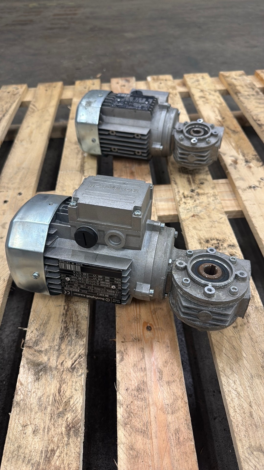 2 stuks Bonfiglioli Electramotor Reductie BN 63B 4 VF30P P63, Ophalen of Verzenden, Elektromotor