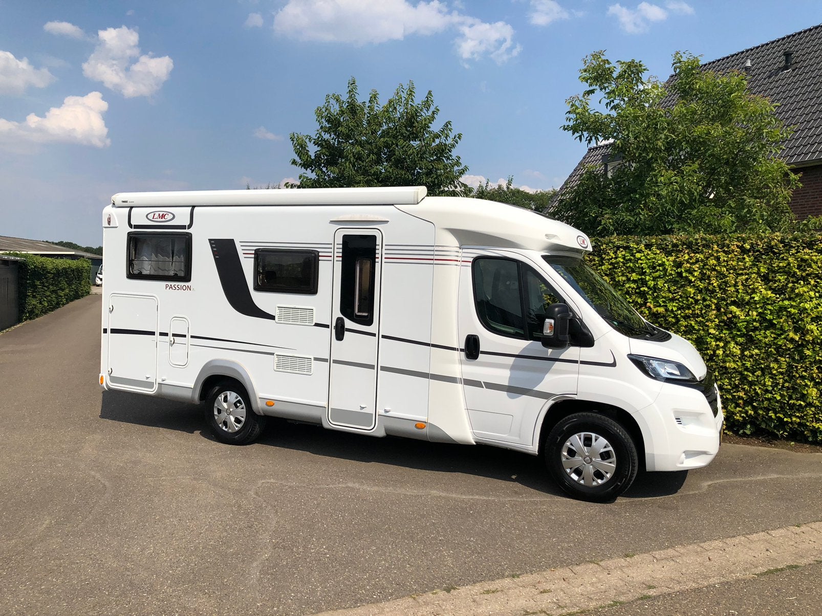 Caravans And Camping Enkele