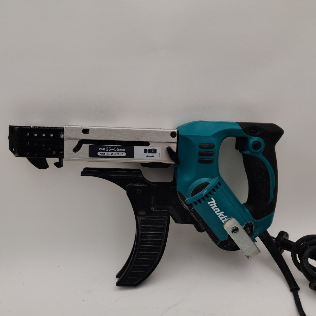 Makita 6842 schroefmachine in koffer nu voor €149.99, Makita, Makita, Zo goed als nieuw, Metaaldraaibank