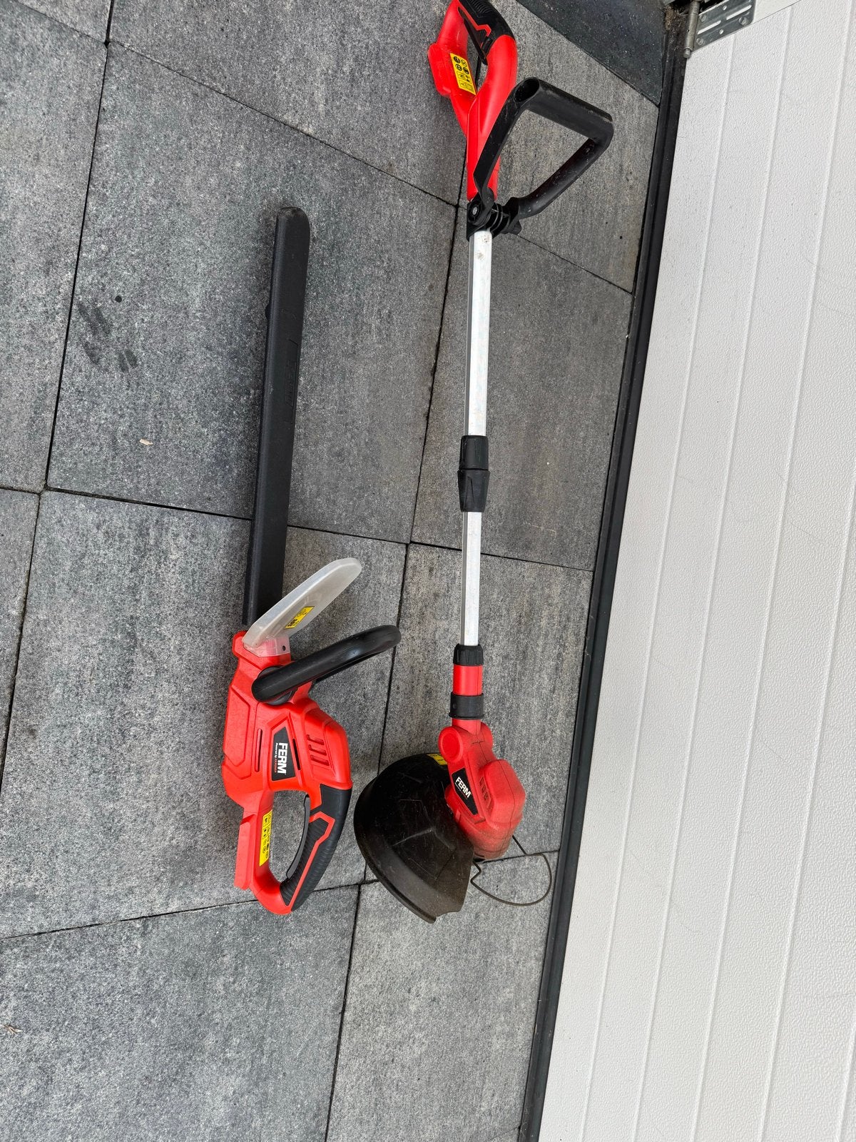 FERM Accu Heggenschaar en Grastrimmer Set, Ophalen, Zo goed als nieuw, 30 tot 50 cm, Accu