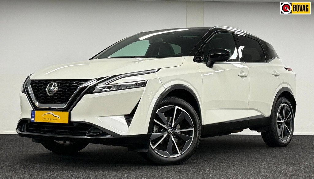 Nissan Qashqai 1.3 MHEV Xtronic Tekna*Panodak*Adaptive*360Ca, Auto's, Nissan, Zwart, 4 cilinders, Leder en Stof, Wit