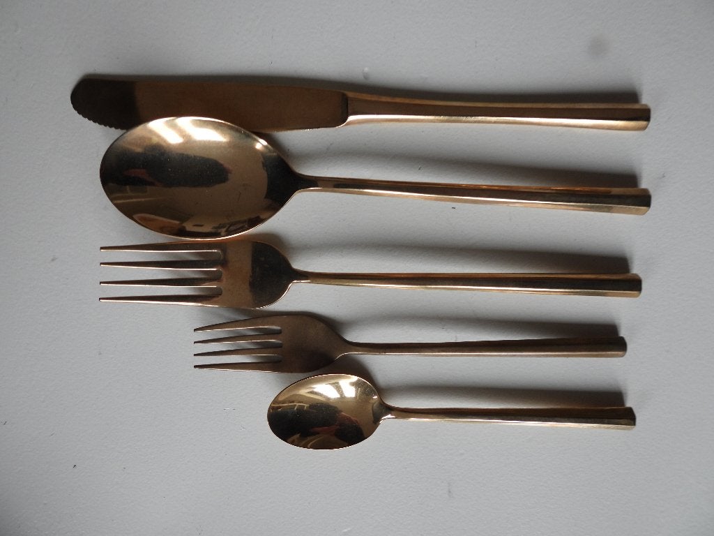 Messing kleur bestek merkloos, Huis en Inrichting, Keuken | Bestek, Verzenden, Rvs of Chroom
