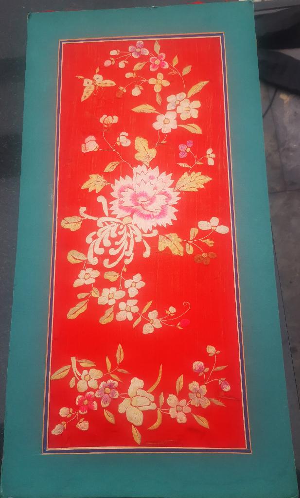 Borduurwerk Zijde China Eind 19e eeuw pioen bloemen vlinder, Antiek en Kunst, Kunst | Niet-Westerse kunst, Ophalen of Verzenden