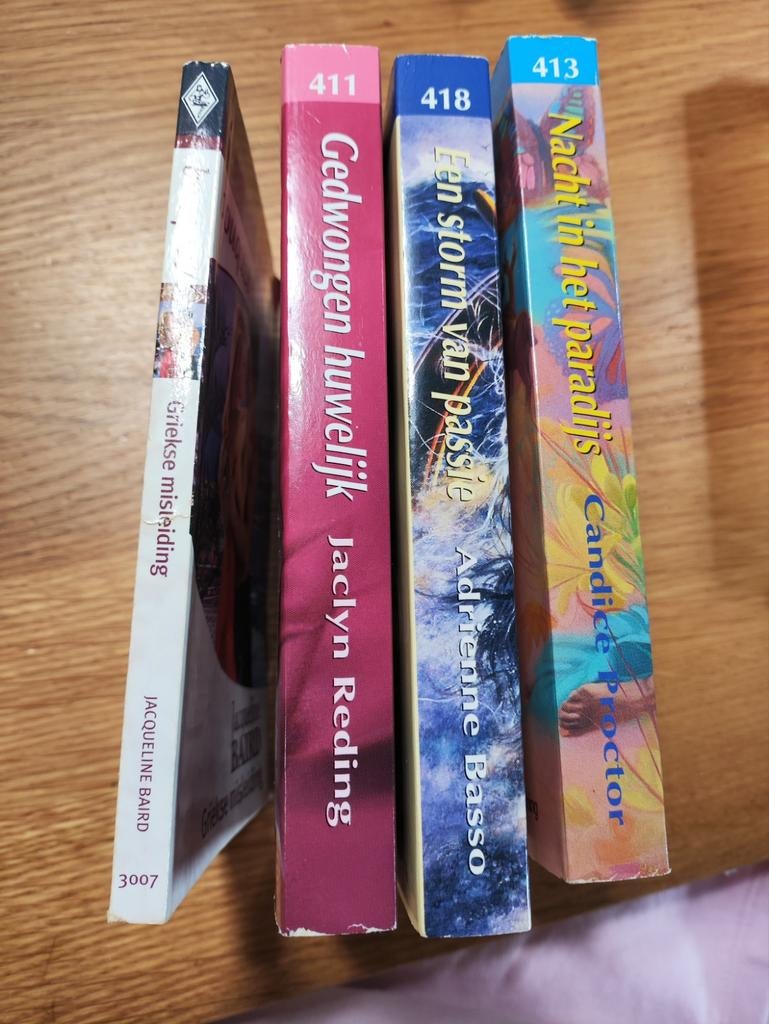 Harlequin reeks. Voor titels zie foto, Boeken, Ophalen of Verzenden, Gelezen