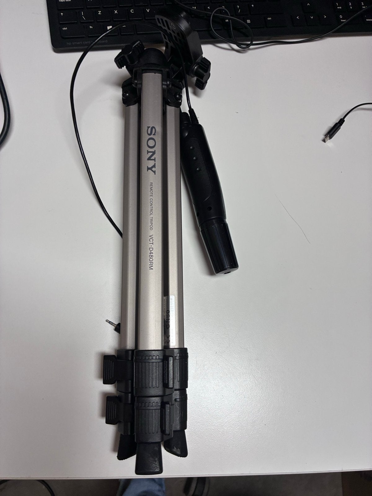 Sony VCT-D480RM Statief met Afstandsbediening, Gebruikt, Sony, Afstandsbediening, 125 tot 150 cm